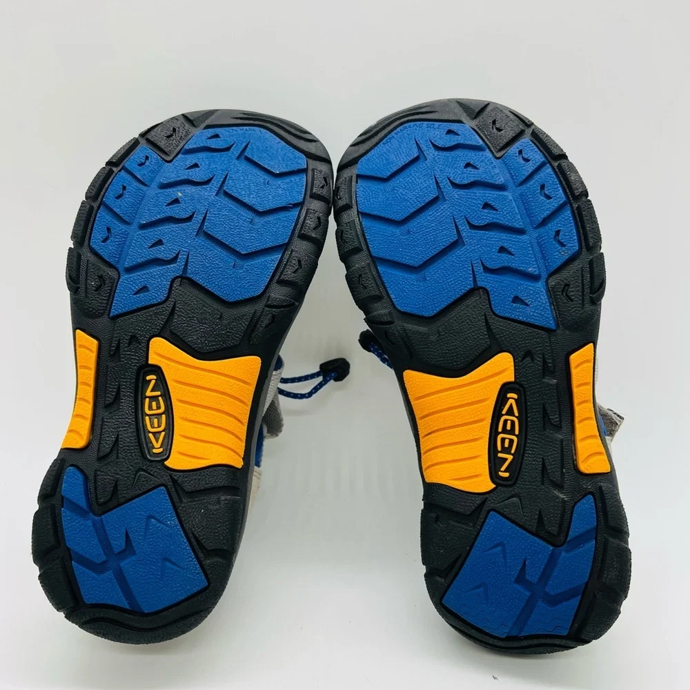 KEEN Newport H2 Boys Closed Toe Hybrid Sandals – Gray with Blue Accents Size 4